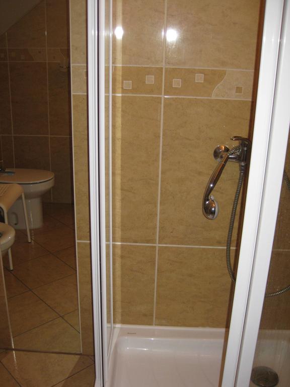 Pokoje Goscinne Pod Palmami Busko-Zdrój Esterno foto